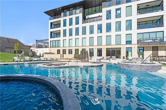 4951 W 134 St #201, Leawood, KS 66209