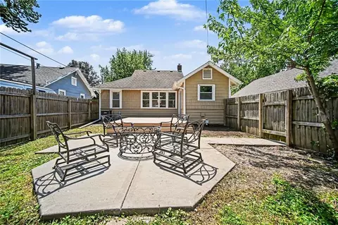Exterior - 10526 E 9th St, Independence, MO 64053 photo 8 of 8