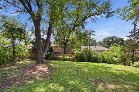Exterior - 11401 E 61st Ter, Raytown, MO 64133 photo 2 of 4