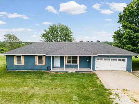 8531 Southpoint Dr, Richmond, MO 64085