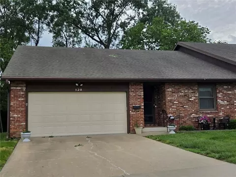 128 S Ryans, Saint Joseph, MO 64506