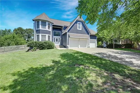 8537 W 145th Ter, Overland Park, KS 66223