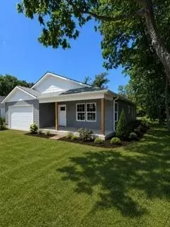 906 S Monroe St, Lyndon, KS 66451