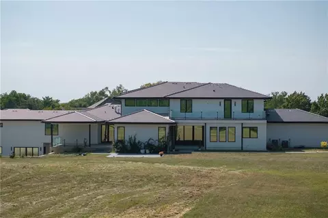 Exterior - 3331 S Saddle Ridge Ct, Independence, MO 64057 photo 10 of 19