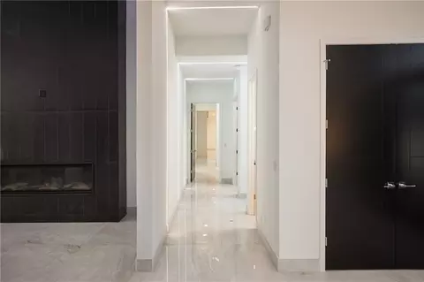Entry Way - 3331 S Saddle Ridge Ct, Independence, MO 64057 photo 4 of 8