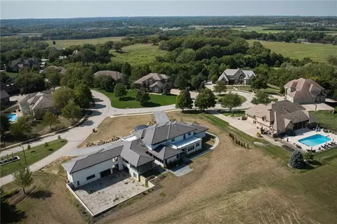 View/Area - 3331 S Saddle Ridge Ct, Independence, MO 64057 photo 2 of 8