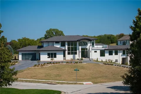Exterior - 3331 S Saddle Ridge Ct, Independence, MO 64057 photo 2 of 19
