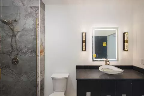 Bath - 3331 S Saddle Ridge Ct, Independence, MO 64057 photo 10 of 10