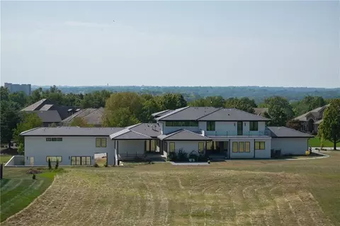 Exterior - 3331 S Saddle Ridge Ct, Independence, MO 64057 photo 11 of 19