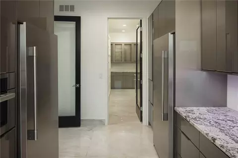 Entry Way - 3331 S Saddle Ridge Ct, Independence, MO 64057 photo 5 of 8