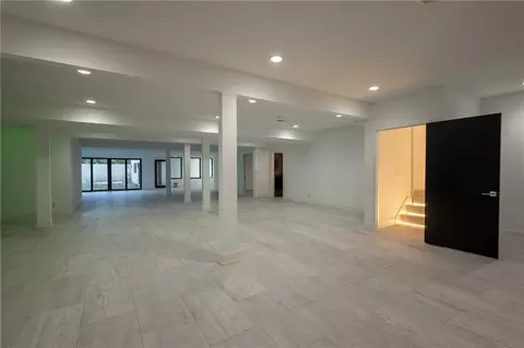 Living - 3331 S Saddle Ridge Ct, Independence, MO 64057 photo 7 of 9