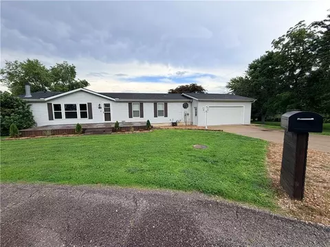 Exterior - 114 E Oak St, Emma, MO 65327 photo 2 of 10