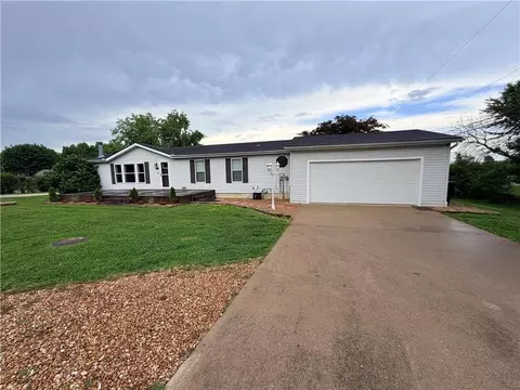 Exterior - 114 E Oak St, Emma, MO 65327 photo 3 of 10