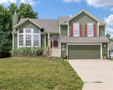 20839 S Skyview Ln, Spring Hill, KS 66083