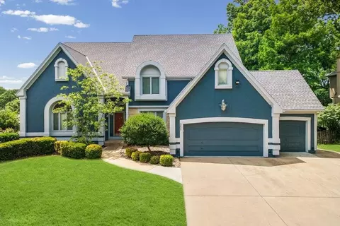 5820 Robinson Ln, Overland Park, KS 66202