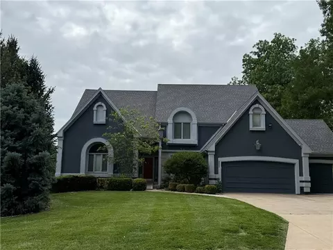 5820 Robinson Ln, Overland Park, KS 66202