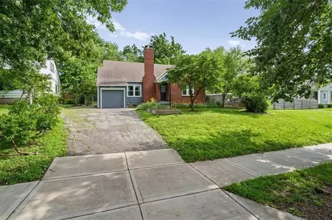 811 E 72nd St, Kansas City, MO 64131