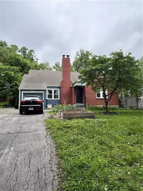 811 E 72nd St, Kansas City, MO 64131