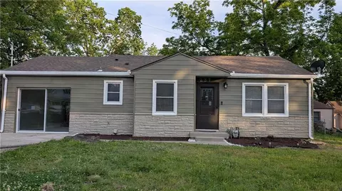 237 E Longfellow St, Kansas City, MO 64119