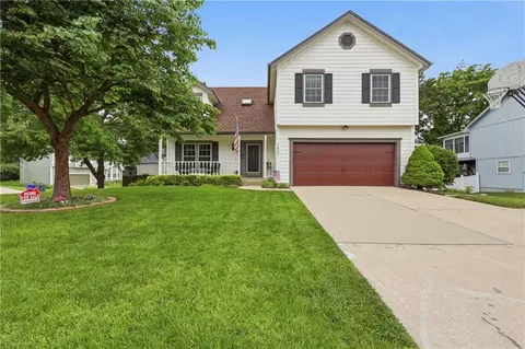 1685 N Sunset St, Olathe, KS 66061