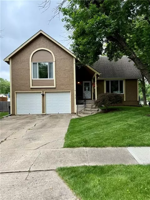 1428 S Scarborough St, Olathe, KS 66062