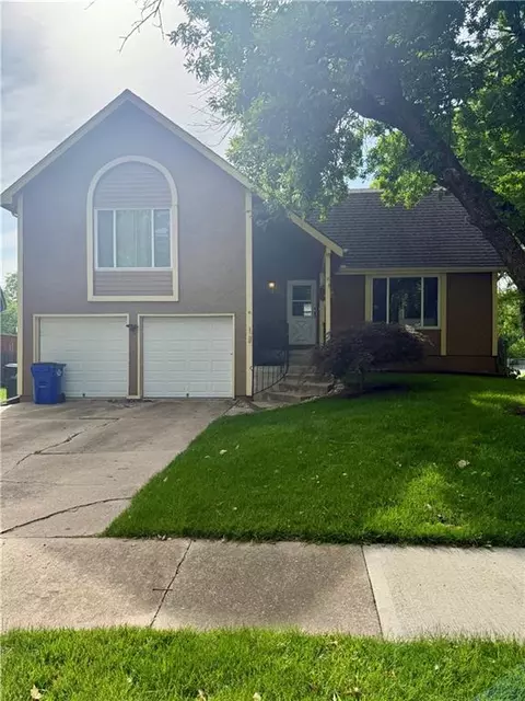 1428 S Scarborough St, Olathe, KS 66062