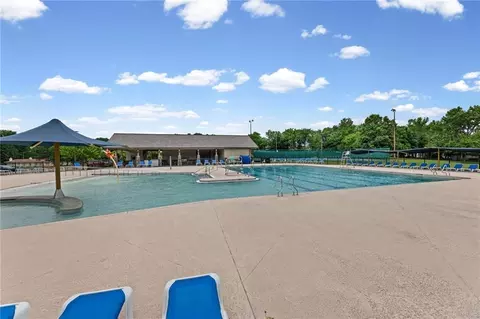 Exterior - 232 NE Bayview Dr, Lees Summit, MO 64064 photo 8 of 8