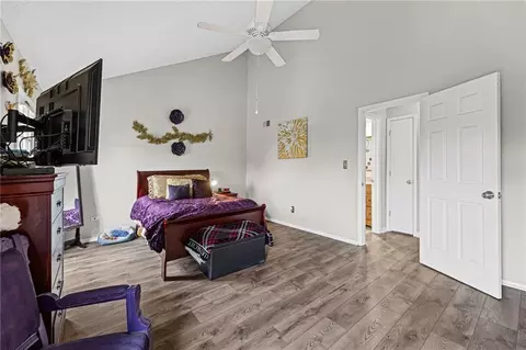 Bedroom - 232 NE Bayview Dr, Lees Summit, MO 64064 photo 2 of 3
