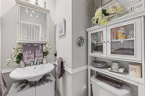 Bath - 232 NE Bayview Dr, Lees Summit, MO 64064 photo 1 of 3