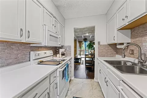 Kitchen - 232 NE Bayview Dr, Lees Summit, MO 64064 photo 3 of 3