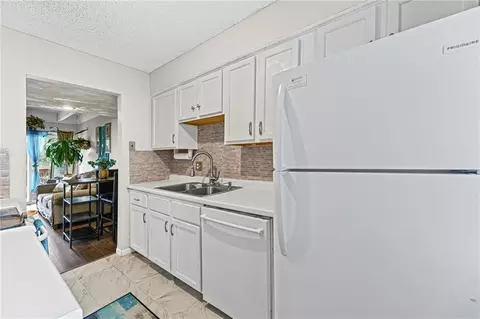 Kitchen - 232 NE Bayview Dr, Lees Summit, MO 64064 photo 2 of 3