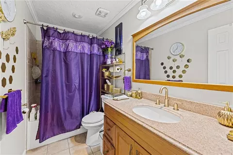 Bath - 232 NE Bayview Dr, Lees Summit, MO 64064 photo 2 of 3