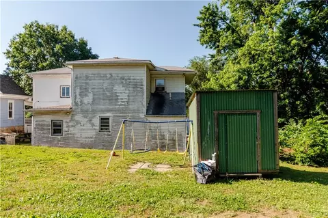 Exterior - 1125 Atchison St, Atchison, KS 66002 photo 9 of 26