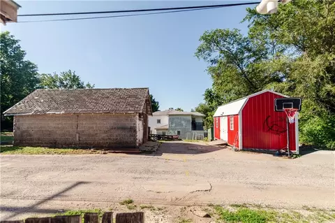 Exterior - 1125 Atchison St, Atchison, KS 66002 photo 18 of 26