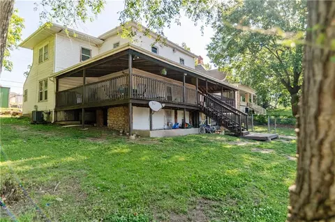 Exterior - 1125 Atchison St, Atchison, KS 66002 photo 11 of 26