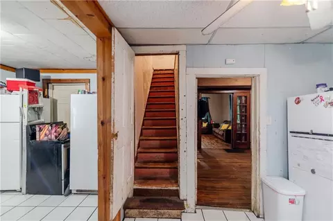 Entry Way - 1125 Atchison St, Atchison, KS 66002 photo 6 of 11