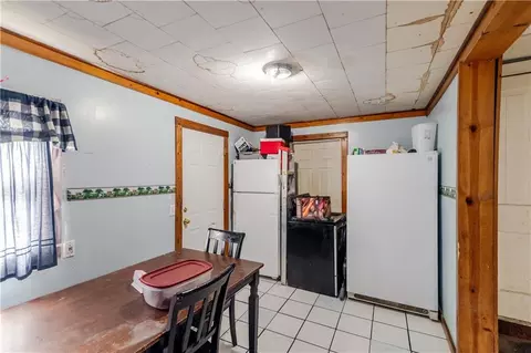 Entry Way - 1125 Atchison St, Atchison, KS 66002 photo 5 of 11
