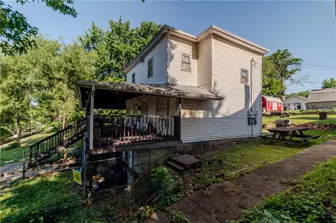 Exterior - 1125 Atchison St, Atchison, KS 66002 photo 4 of 26