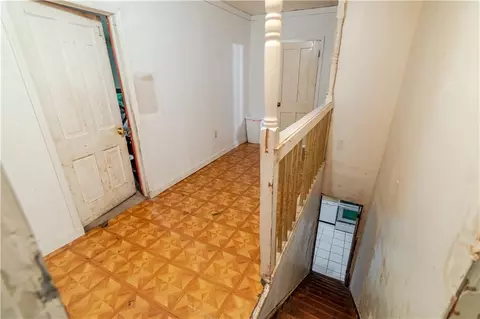 Entry Way - 1125 Atchison St, Atchison, KS 66002 photo 9 of 11