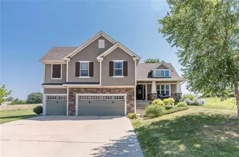 13317 Davis Ave, Bonner Springs, KS 66012