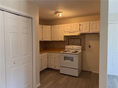 Kitchen - 1100 Colonial Dr, Lathrop, MO 64465 photo 1 of 2