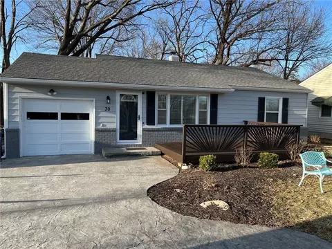 30 S Village Dr, Liberty, MO 64068