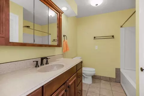 Bath - 319 SE Ridgeview Dr, Lees Summit, MO 64063 photo 1 of 3