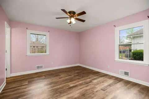 Bedroom - 319 SE Ridgeview Dr, Lees Summit, MO 64063 photo 2 of 6