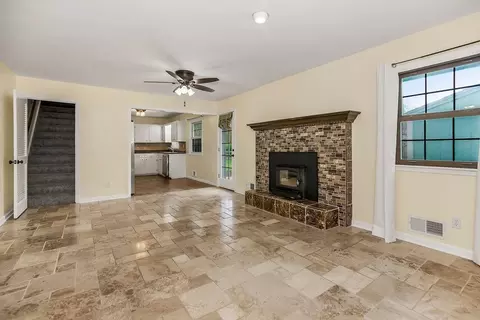 Living - 319 SE Ridgeview Dr, Lees Summit, MO 64063 photo 5 of 10
