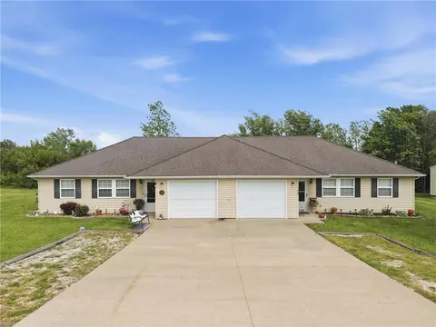 11889 Units 1 2 Wood Oak Ave, Richmond, MO 64085