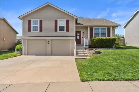 713 E 14 Ter, Eudora, KS 66025