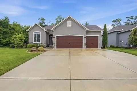 9129 Gander St, Lenexa, KS 66227