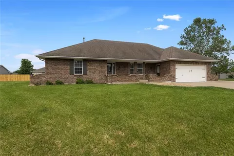 700 Mount Hope Cir, Odessa, MO 64076