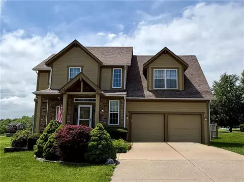 12207 Pebble Beach Dr, Kansas City, KS 66109